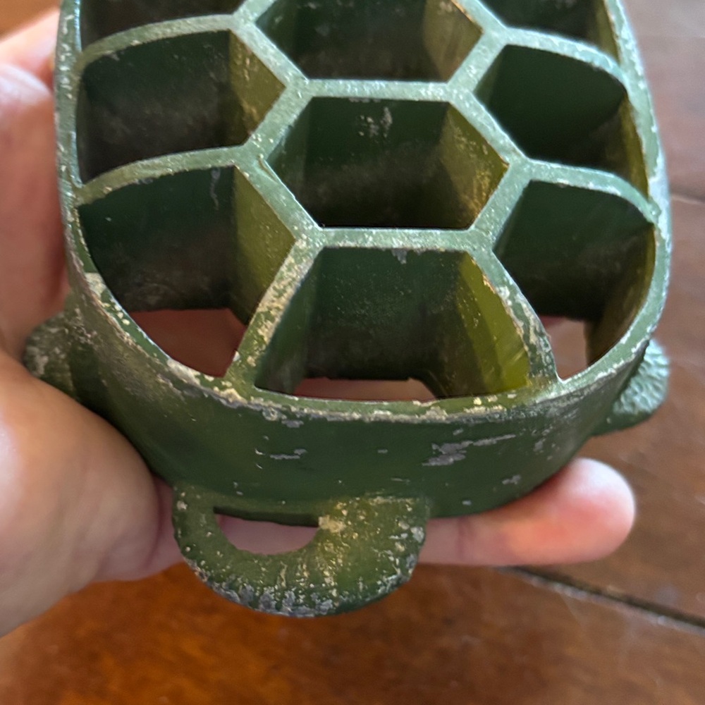 Vintage, cast iron Green Turtle Shaped flower “frog” - Picture 3 of 8